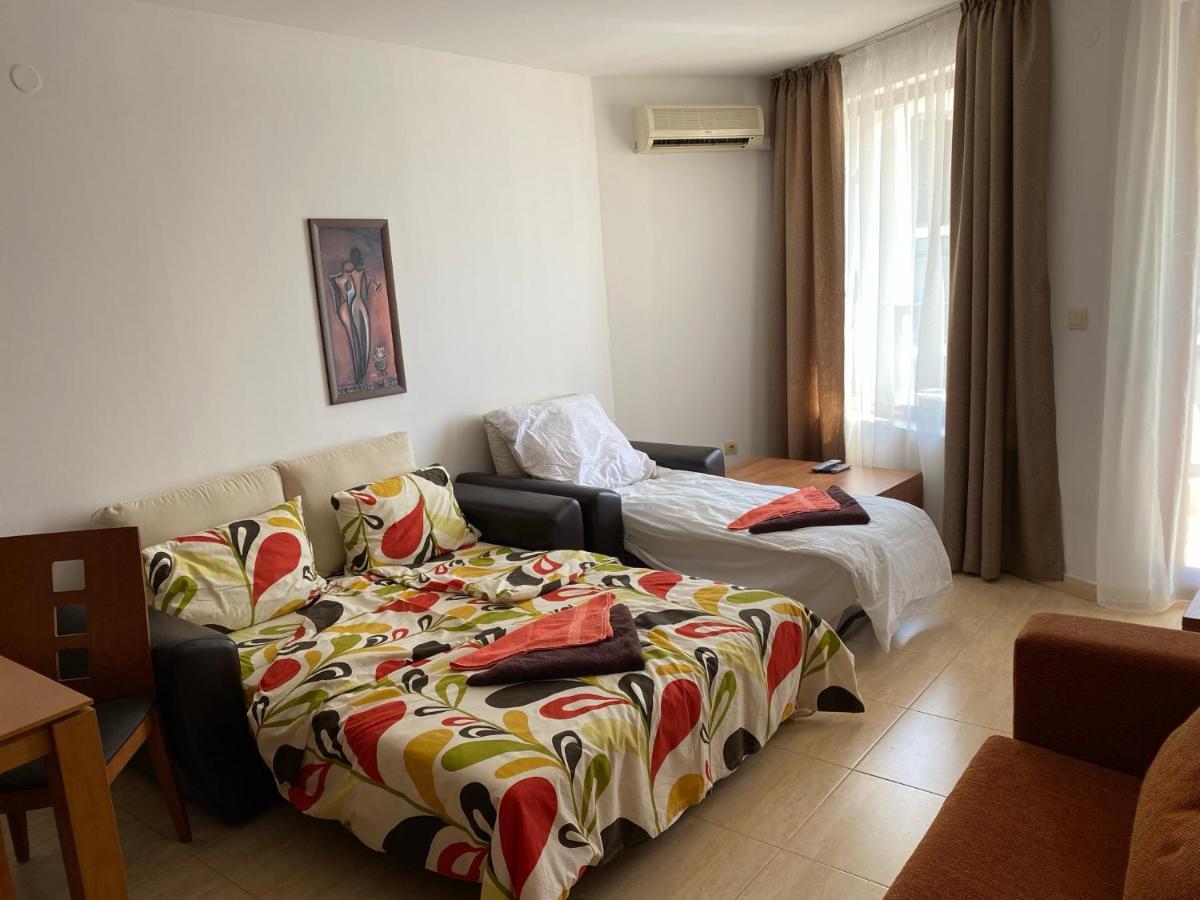 Top Complex Apartment On The Beach Sveti Vlas Eksteriør billede